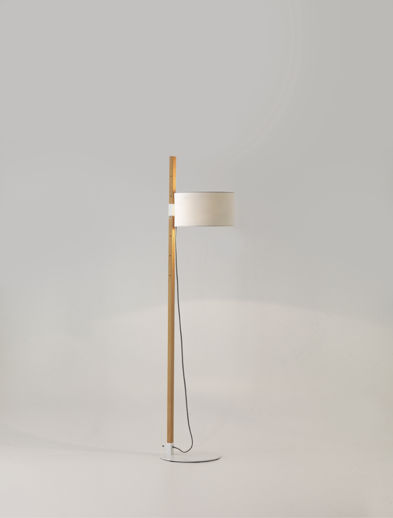 RIU Floor Lamp by Aromas - Image 3